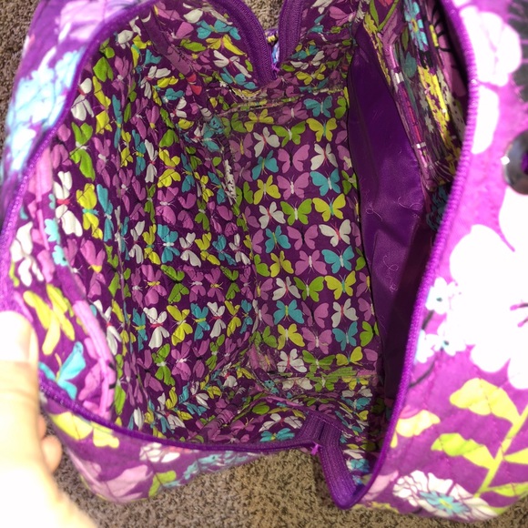 I’m selling this size large Vera Bradley backpack. - Picture 3 of 5